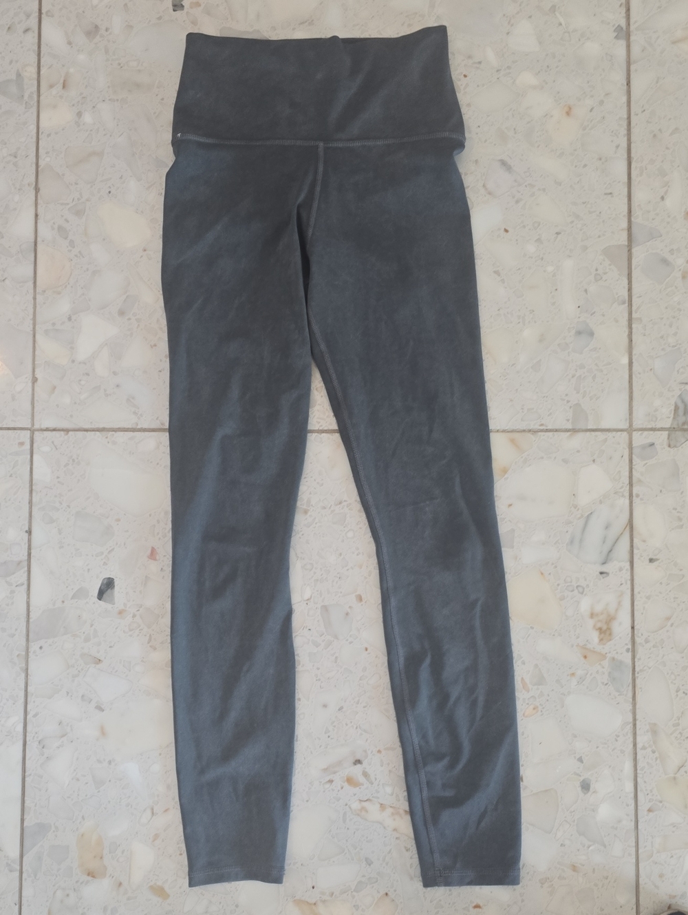 Vuori Womens High Waist Leggings in Charcoal Gray